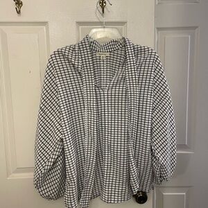 Max Studio blouse size XS, long sleeve black checked